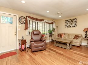 17917 116th Avenue SE, Renton WA 98058
