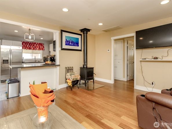 17917 116th Avenue SE, Renton WA 98058