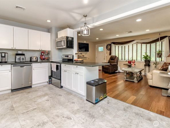 17917 116th Avenue SE, Renton WA 98058