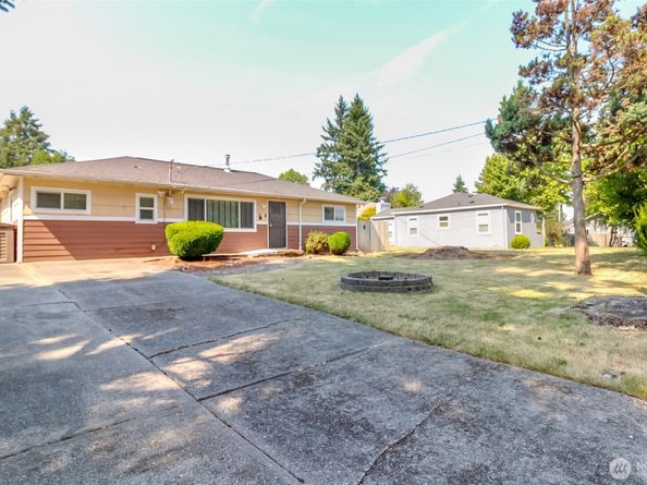 17917 116th Avenue SE, Renton WA 98058