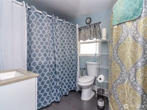 17917 116th Avenue SE, Renton WA 98058