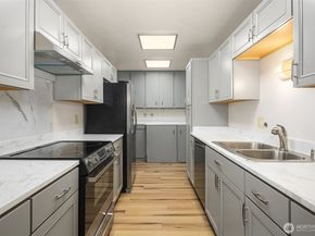 8005 Sand Point Way NE A52, Seattle WA 98115