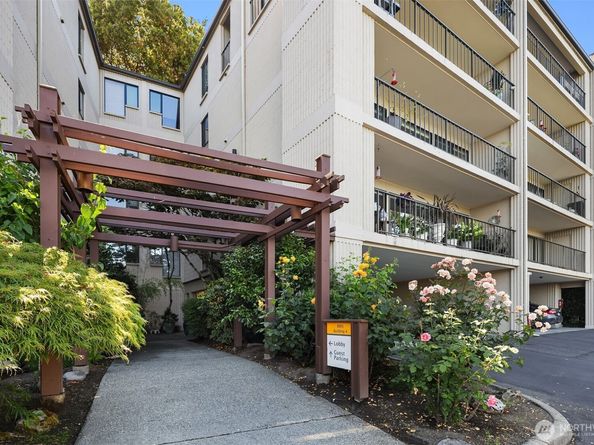 8005 Sand Point Way NE A52, Seattle WA 98115
