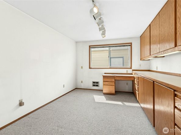 20617 28th Avenue W A5, Lynnwood WA 98036