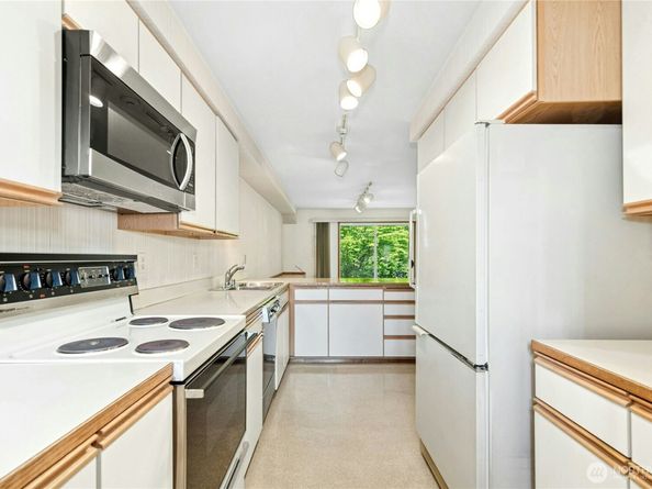 20617 28th Avenue W A5, Lynnwood WA 98036