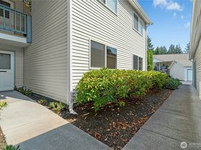 20617 28th Avenue W A5, Lynnwood WA 98036