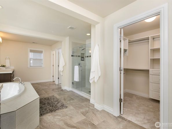 21599 SE 2nd Street, Sammamish WA 98074