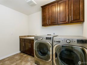 21599 SE 2nd Street, Sammamish WA 98074