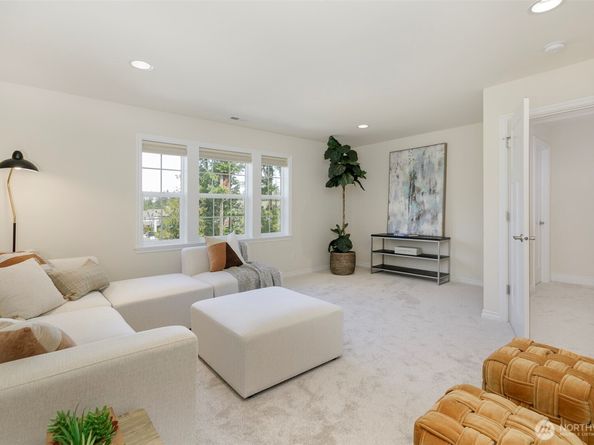 21599 SE 2nd Street, Sammamish WA 98074