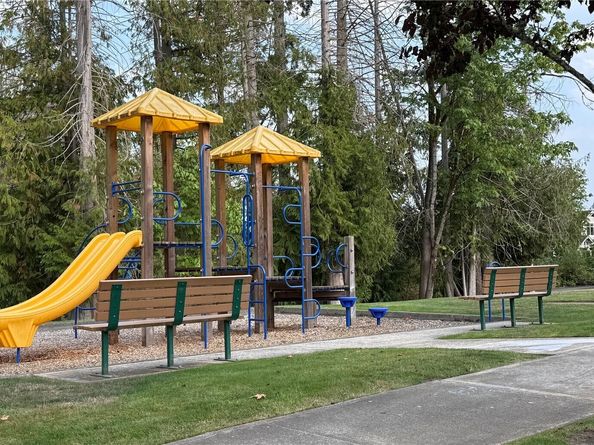 21599 SE 2nd Street, Sammamish WA 98074