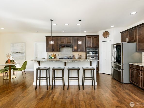 21599 SE 2nd Street, Sammamish WA 98074