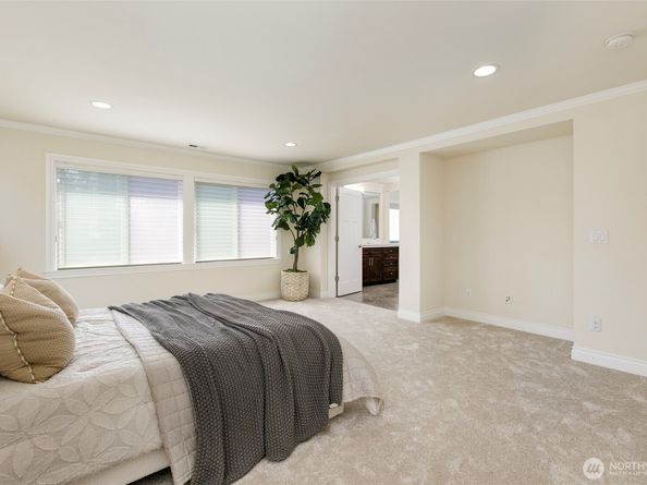 21599 SE 2nd Street, Sammamish WA 98074