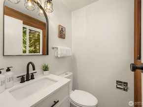 5836 Battle Point Drive NE, Bainbridge Island WA 98110