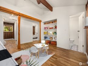 5836 Battle Point Drive NE, Bainbridge Island WA 98110