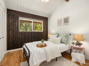 5836 Battle Point Drive NE, Bainbridge Island WA 98110