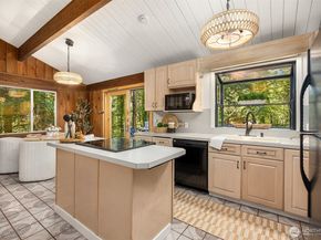 5836 Battle Point Drive NE, Bainbridge Island WA 98110