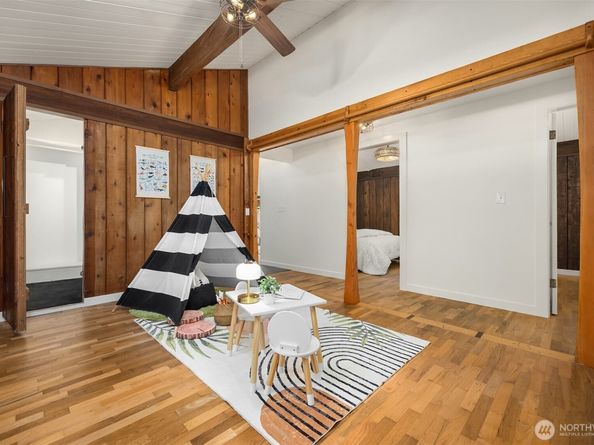 5836 Battle Point Drive NE, Bainbridge Island WA 98110