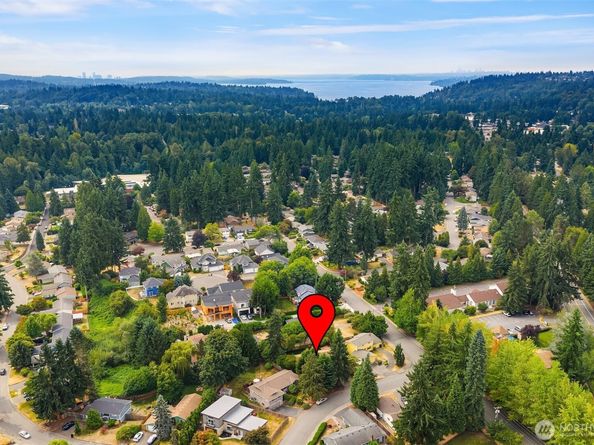 10807 NE 143rd Street, Kirkland WA 98034