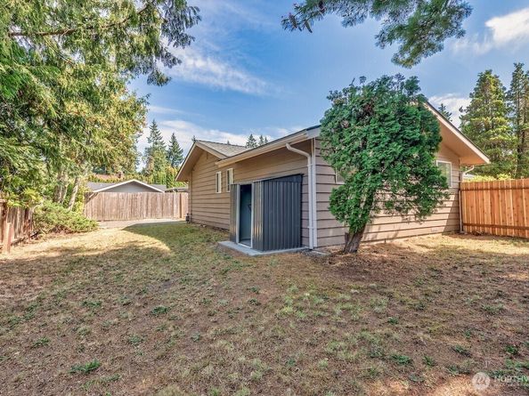 604 N 201st Street, Shoreline WA 98133