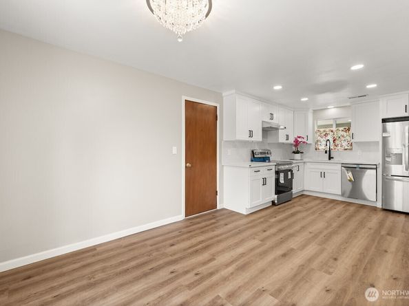 604 N 201st Street, Shoreline WA 98133