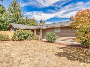 604 N 201st Street, Shoreline WA 98133