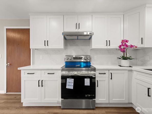 604 N 201st Street, Shoreline WA 98133