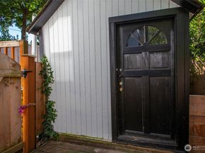13027 40th Avenue S, Tukwila WA 98168