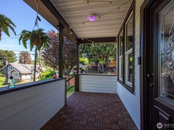 13027 40th Avenue S, Tukwila WA 98168