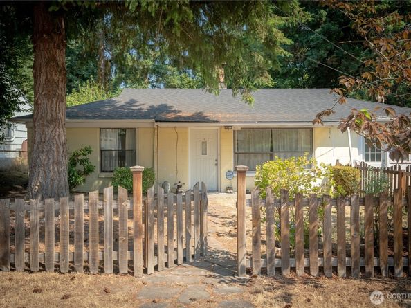 14012 23rd Place NE, Seattle WA 98125