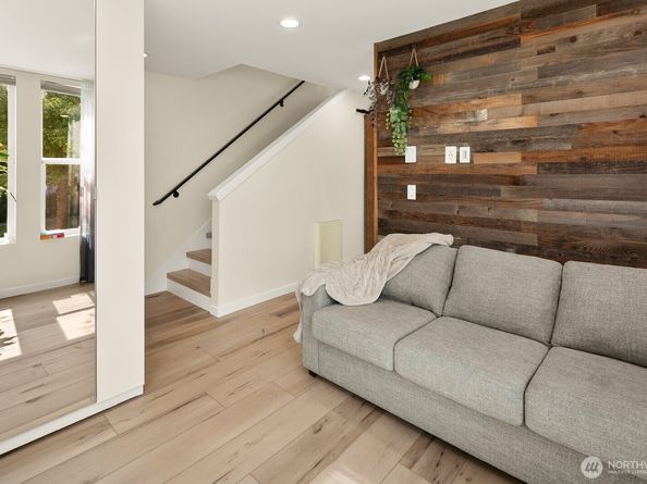 6400 28th Avenue NW, Seattle WA 98107