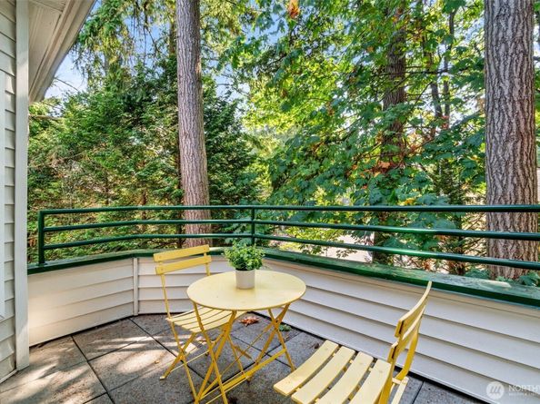 16225 Northup Way A202, Bellevue WA 98008