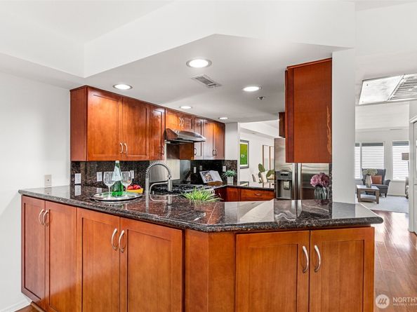 16225 Northup Way A202, Bellevue WA 98008