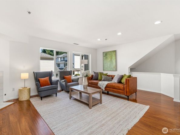 16225 Northup Way A202, Bellevue WA 98008