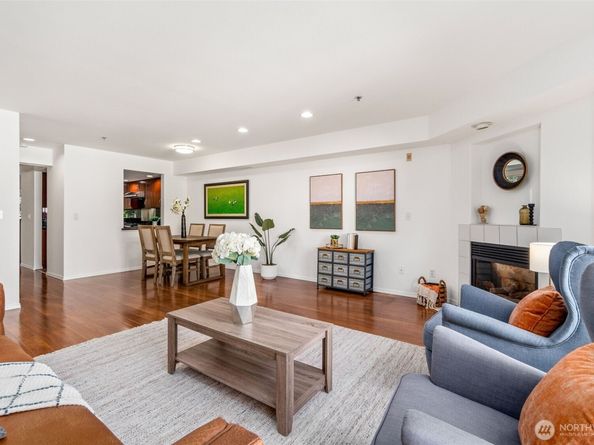 16225 Northup Way A202, Bellevue WA 98008