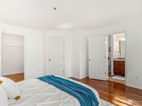 16225 Northup Way A202, Bellevue WA 98008