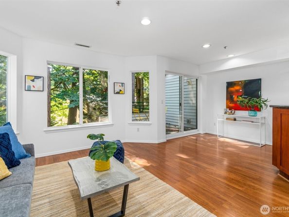 16225 Northup Way A202, Bellevue WA 98008
