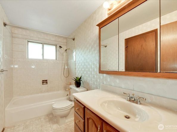 14411 158th Place SE, Renton WA 98059