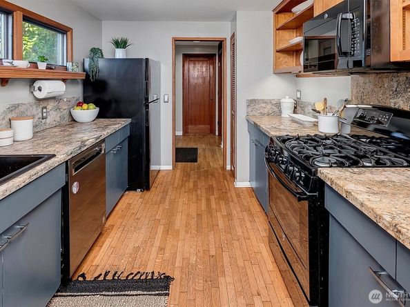 7163 A Beach Drive SW, Seattle WA 98136