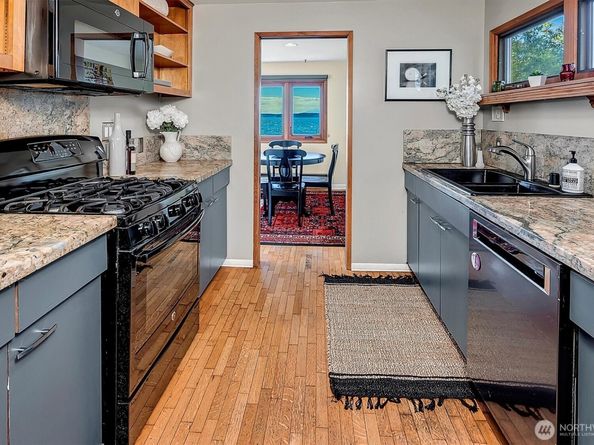 7163 A Beach Drive SW, Seattle WA 98136