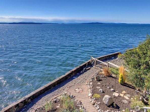 7163 A Beach Drive SW, Seattle WA 98136