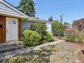 9215 30th Ave SW, Seattle WA 98126