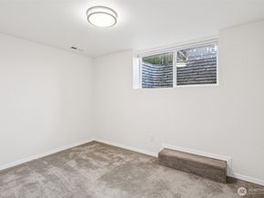 9215 30th Ave SW, Seattle WA 98126