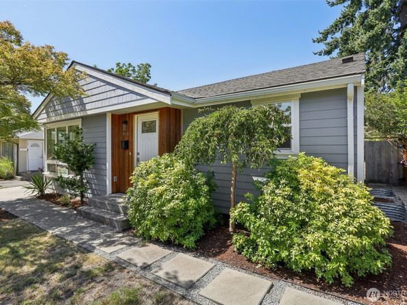 9215 30th Ave SW, Seattle WA 98126