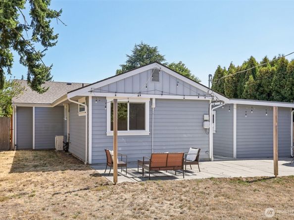 9215 30th Ave SW, Seattle WA 98126