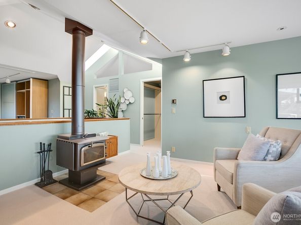 6845 52nd Avenue NE, Seattle WA 98115