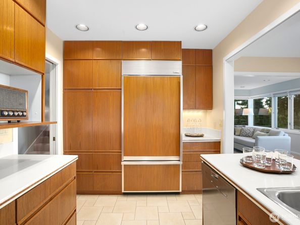 6845 52nd Avenue NE, Seattle WA 98115