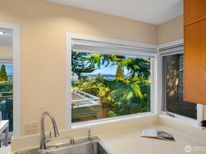 6845 52nd Avenue NE, Seattle WA 98115