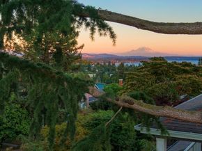 6845 52nd Avenue NE, Seattle WA 98115