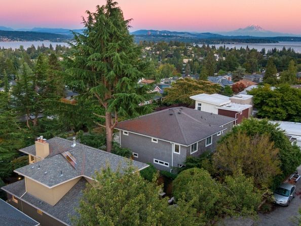 6845 52nd Avenue NE, Seattle WA 98115