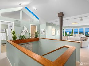 6845 52nd Avenue NE, Seattle WA 98115